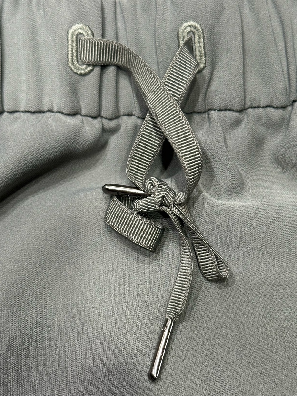 LULULEMON On The Fly Grey Green Elastic Drawstring Waist Skirt Pockets Size 10 - Picture 7 of 16